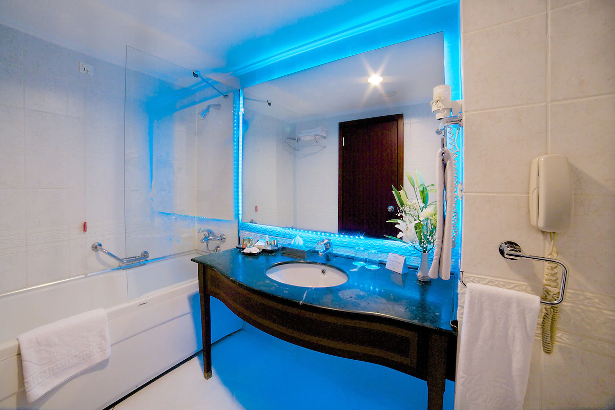 رویس بهداشتی و حمام هتل گرند جواهر استانبول